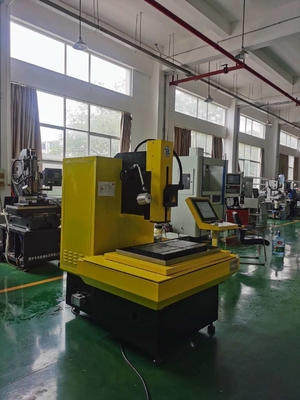 704C Πολυάξονα μηχανή CNC EDM για τρυπήσεις μικρών οπών για εφαρμογές τρυπών μετάλλων