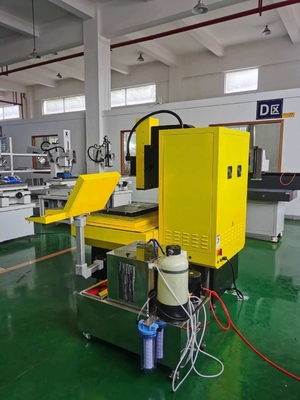 704C Πολυάξονα μηχανή CNC EDM για τρυπήσεις μικρών οπών για εφαρμογές τρυπών μετάλλων