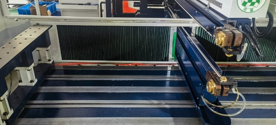 DK77120C Σερβοκινητήρας Μολυβδανίου Wire Cut EDM με 60 βαθμούς κοπή