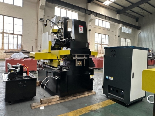 Εργαλεία μηχανών CNC για το τεμαχισμό μετάλλων Μία τεμαχία μηχανής CNC μεσαίας ταχύτητας για το τεμαχισμό καλωδίου EDM Dk7735