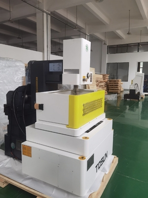 Εργασία σπινθήρα CNC ηλεκτρική εκκένωση καλωδίου κόψιμο EDM μηχανή D320c