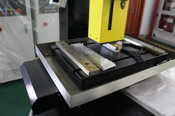 Ηλεκτρονική μηχανή κοπής σύρματος CNC EDM Dk7750F για ακριβή και γρήγορη κοπή